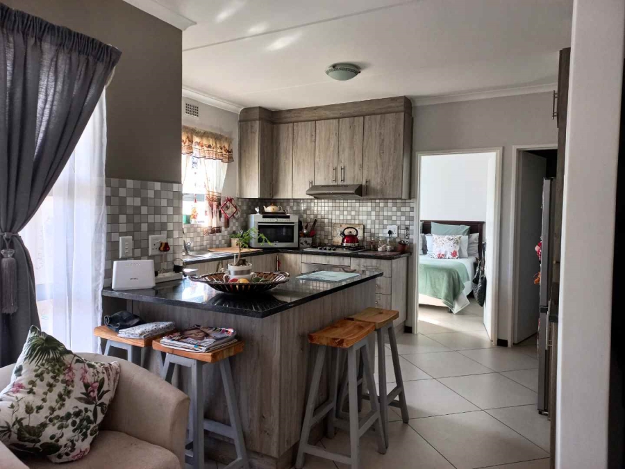 2 Bedroom Property for Sale in Buhrein Western Cape